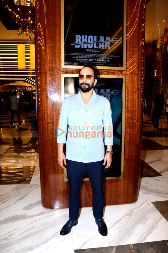 photos ajay devgn and tabu snapped at the trailer launch of bholaa 7