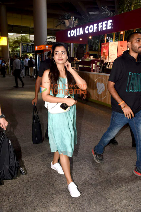 photos alia bhatt and rashmika mandanna snapped at the airport 3