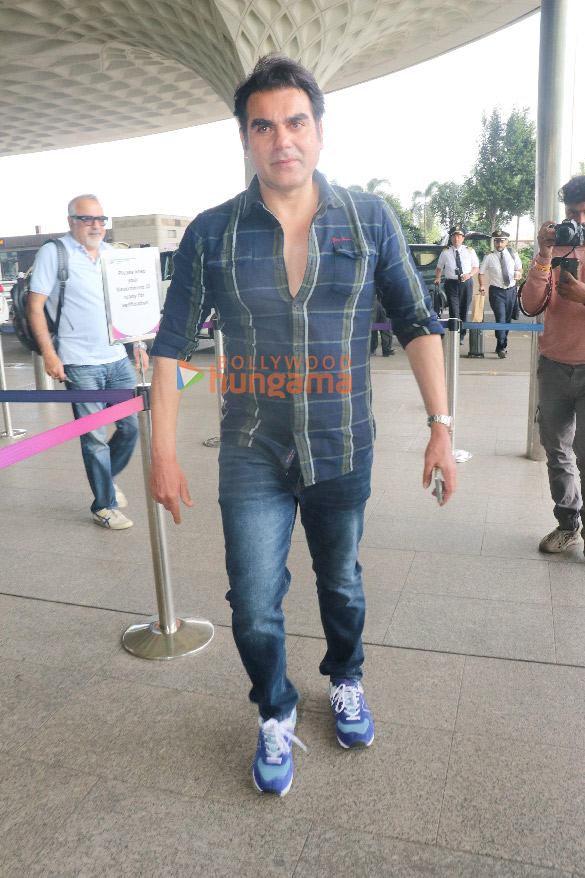 photos allu arjun arbaaz khan and tanishaa mukerji snapped at the airport 2