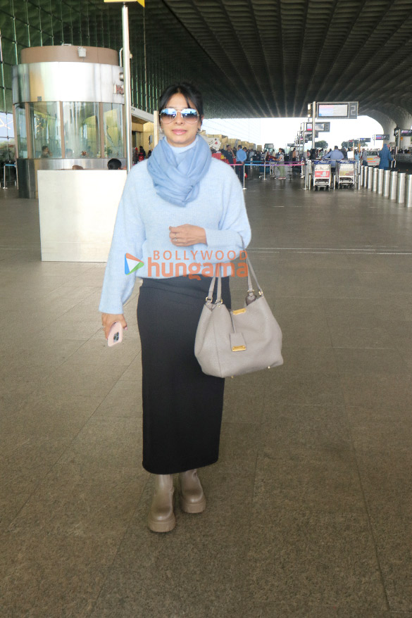 photos allu arjun arbaaz khan and tanishaa mukerji snapped at the airport 5