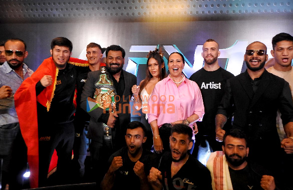 photos ayesha shroff and daughter krishna shroff attend press conference of matrix fight night 11th edition in delhi 1