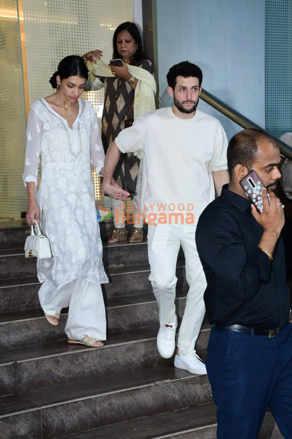 photos celebs attend kishor bajajs prayer meet 6