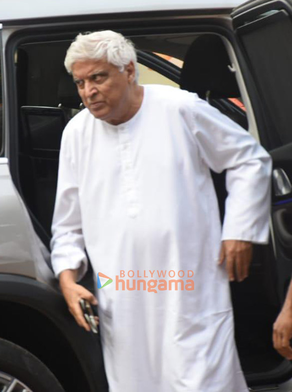 photos celebs attend satish kaushiks funeral 654 1