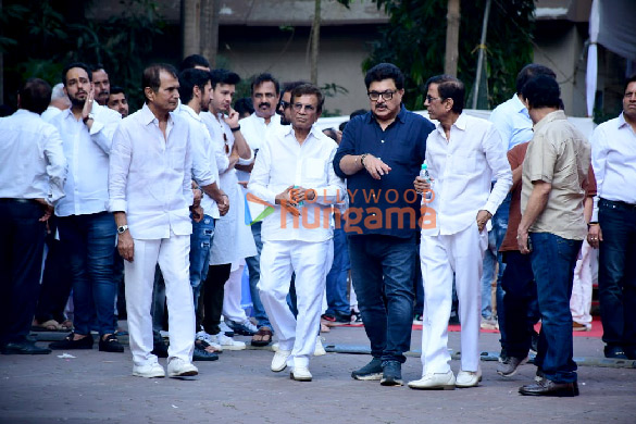 photos celebs attend prayer meet of late actor satish kaushik 2