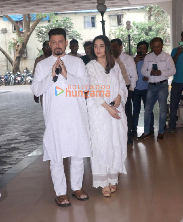photos celebs attend the prayer meet for madhuri dixits mother snehlata dixitmain 1