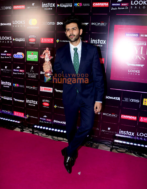 photos celebs grace the red carpet of bollywood hungama style icons awards 2023 1001 2