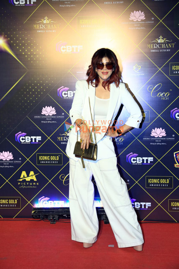 Photos Celebs snapped attending the Iconic Gold Awards 20231 (2)