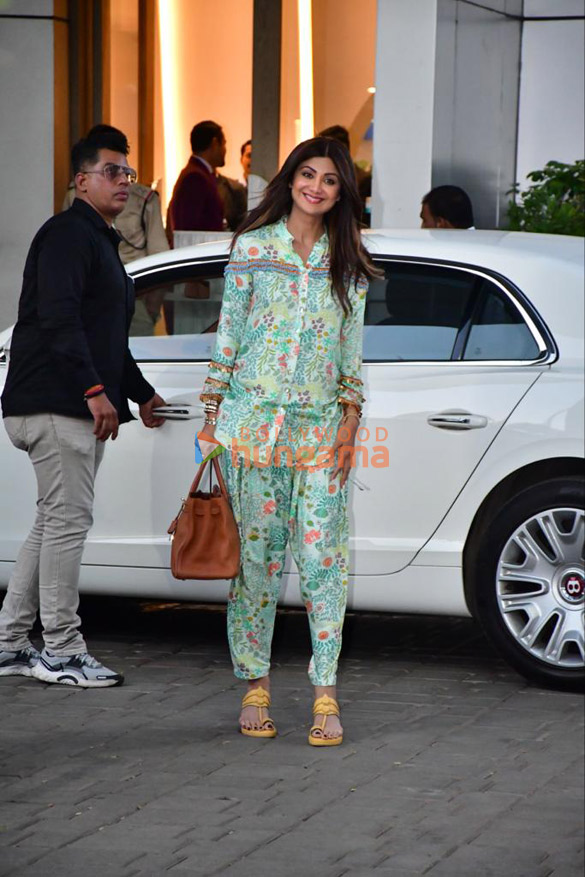 photos kangana ranaut sussanne khan and others snapped at the airport 00 1
