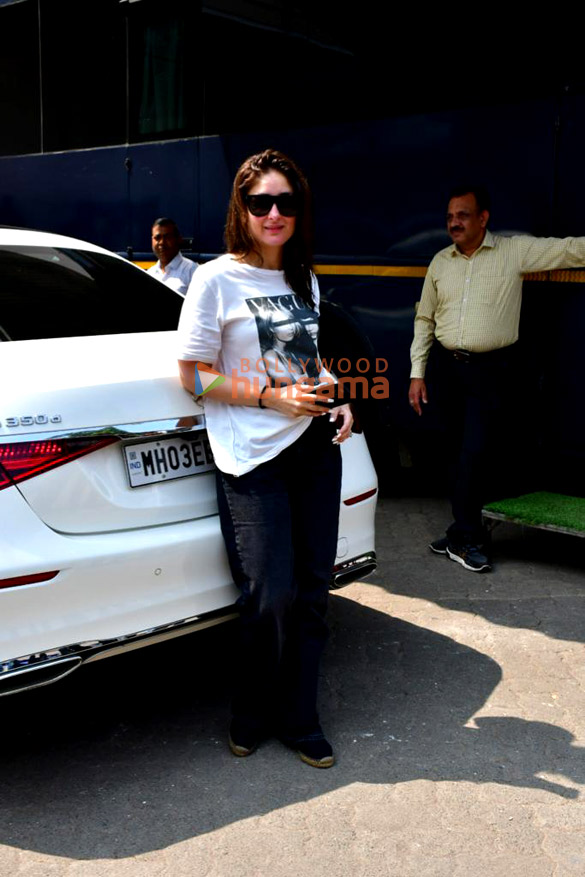 photos kareena kapoor khan spotted at mehboob studios in bandra 4