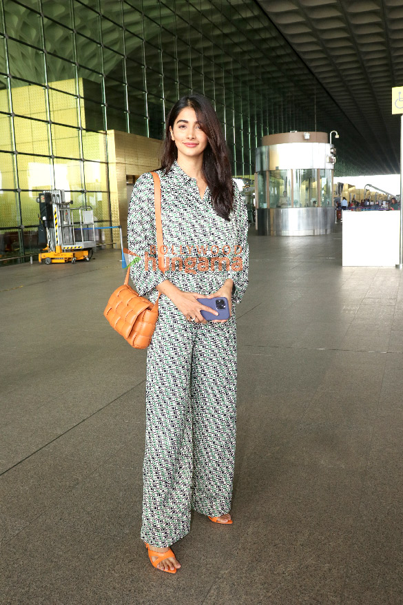 Photos: Pooja Hegde and Shilpa Shetty snapped at the airport