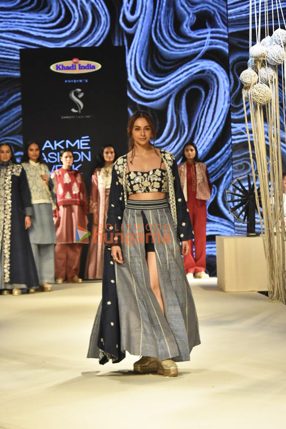 photos rakul preet singh mandira bedi sonali bendre and others walk the ramp at lakme fashion week 2023 5
