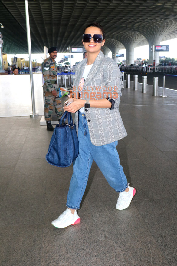 photos ranbir kapoor tamannaah bhatia surveen chawla and bobby deol snapped at the airport 4