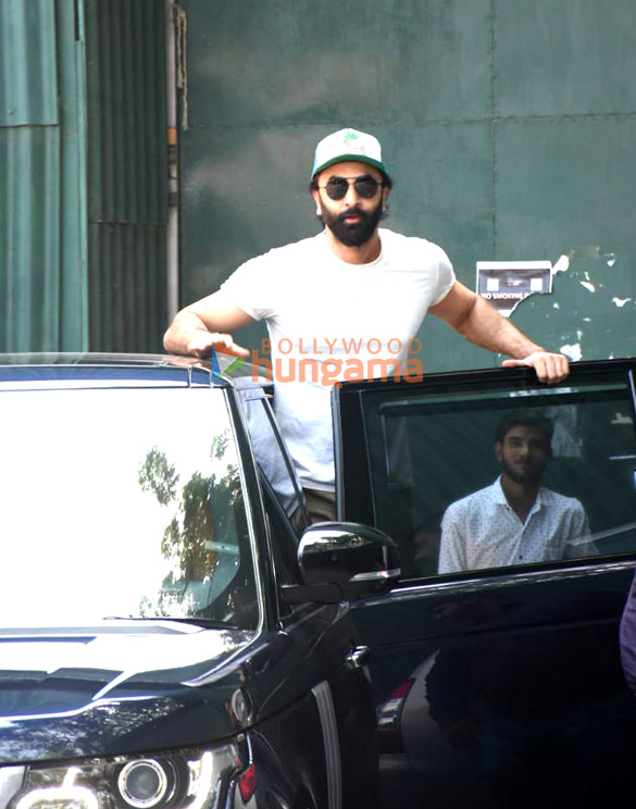 photos ranbir kapoor and bobby deol spotted shooting animal in juhu 7