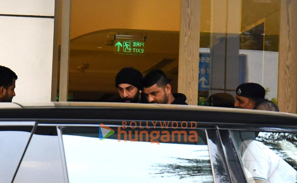 photos ranbir kapoor spotted at kalina airport 1 2