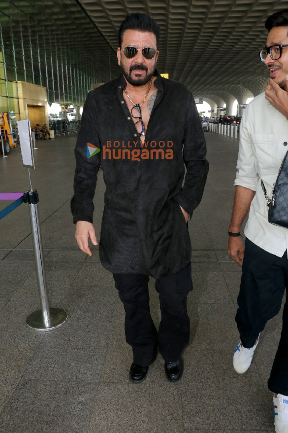 photos sanjay dutt and alaya f snapped at the airport 2