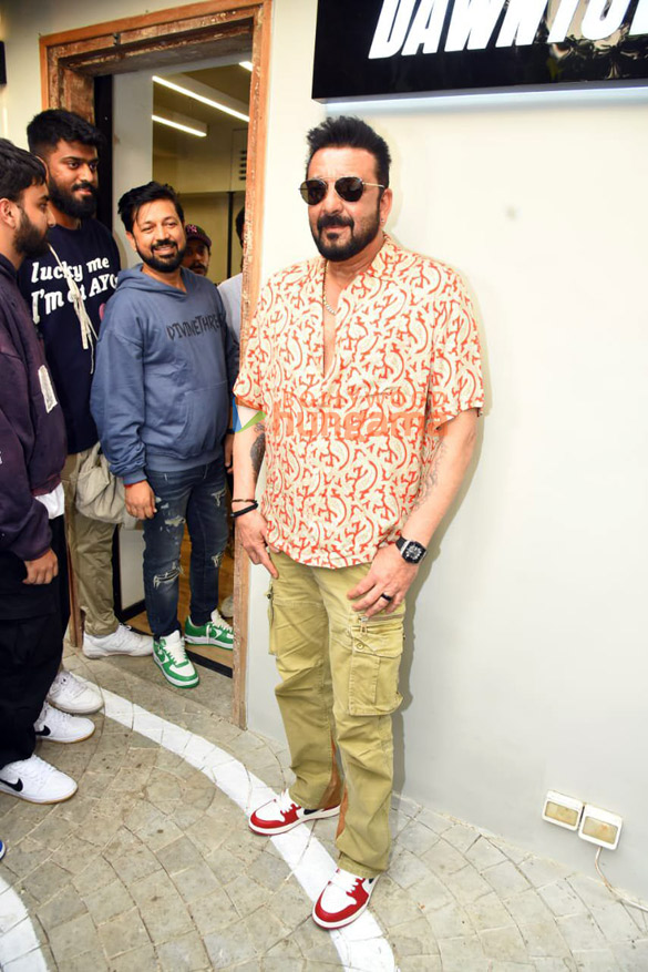 photos sanjay dutt snapped in bandra 3 3