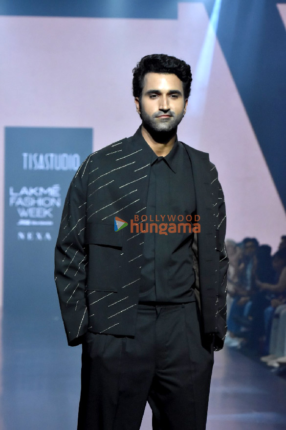 photos sanya malhotra sonakshi sinha and others walk the ramp at lakme fashion week 2023 day 2 3