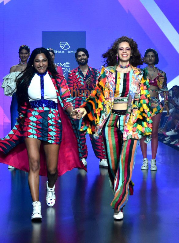 photos sara ali khan diana penty tara sutaria and others walk the ramp at lakme fashion week 2023 day 3 11