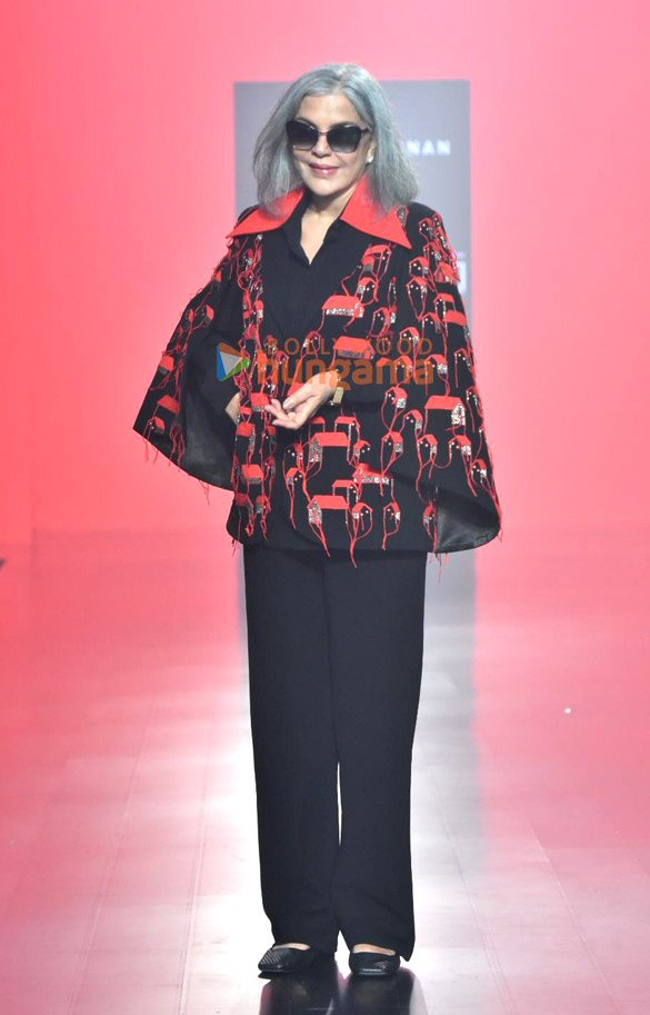 photos sara ali khan diana penty tara sutaria and others walk the ramp at lakme fashion week 2023 day 3 13