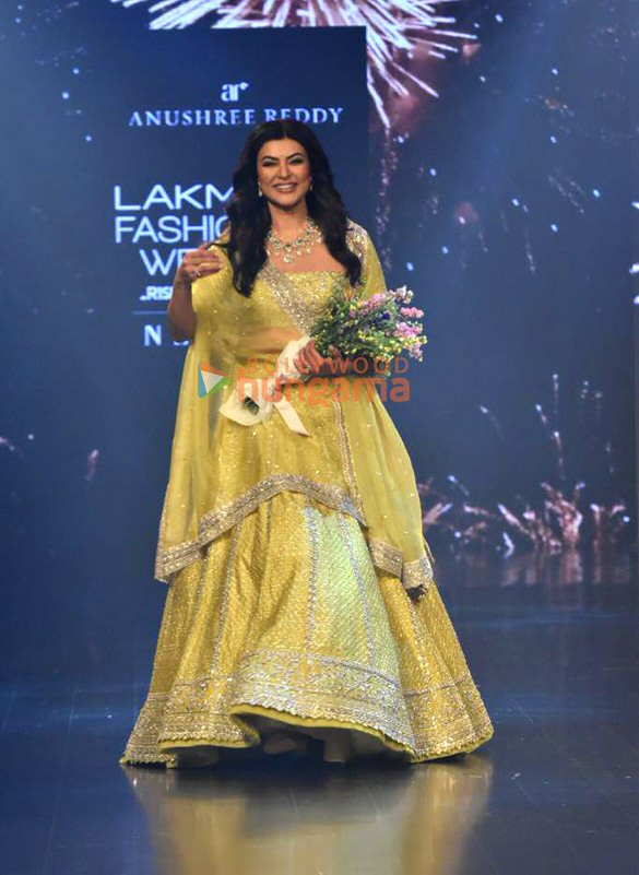 photos sara ali khan diana penty tara sutaria and others walk the ramp at lakme fashion week 2023 day 3 3