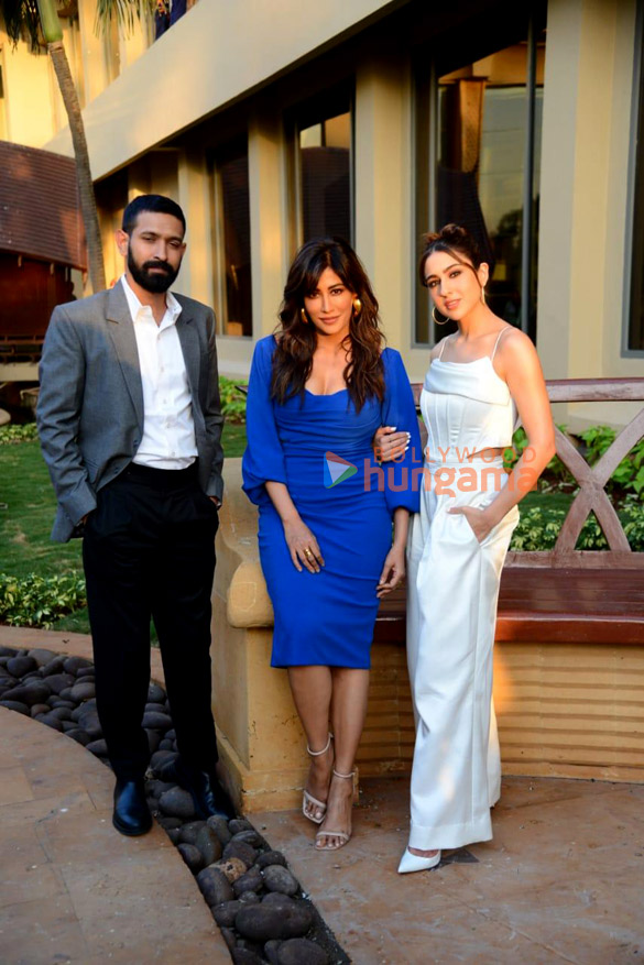 photos sara ali khan vikrant massey and chitrangda singh snapped promoting their film gaslight 4