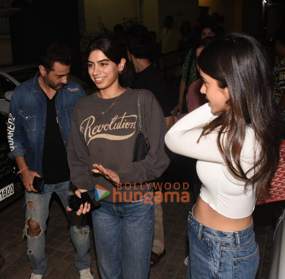 photos shanaya kapoor khushi kapoor and others snapped at pvr juhu 6