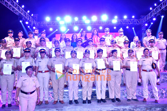 photos shilpa shetty and sonali kulkarni snapped with the nirbhaya squad women officers on womens day 4