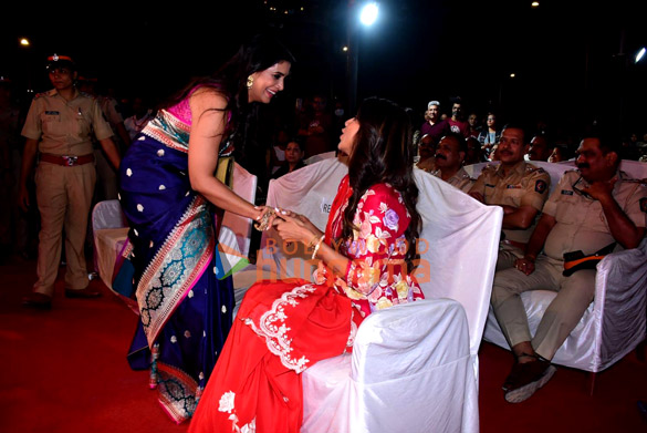 photos shilpa shetty and sonali kulkarni snapped with the nirbhaya squad women officers on womens day 7