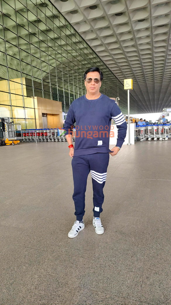 photos shraddha kapoor nikita dutta khushi kapoor and madhur bhandarkar snapped at the airport 4