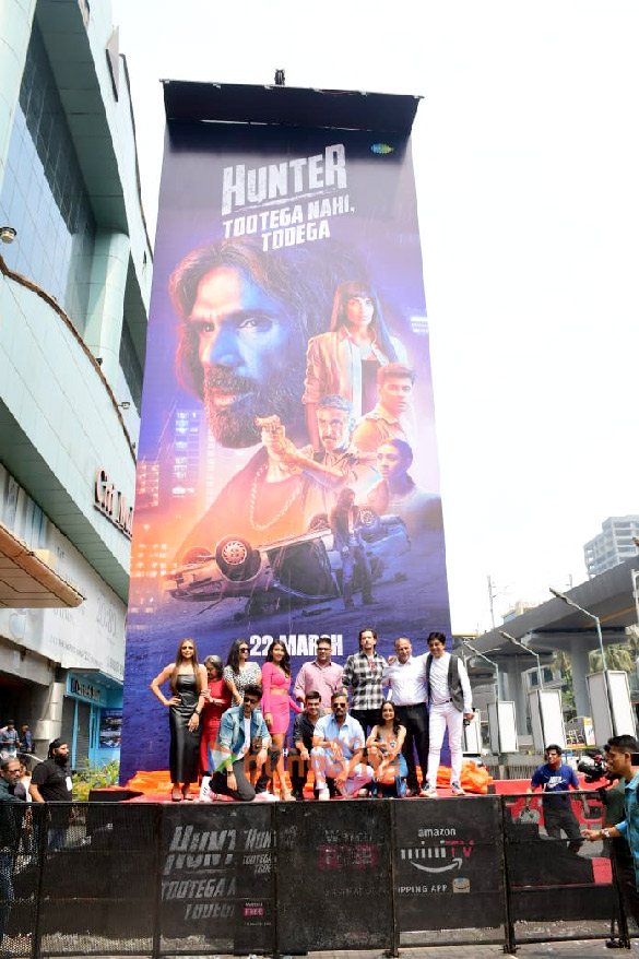 photos suniel shetty karanvir sharma esha deol and others snapped at the hunter trailer launch 3