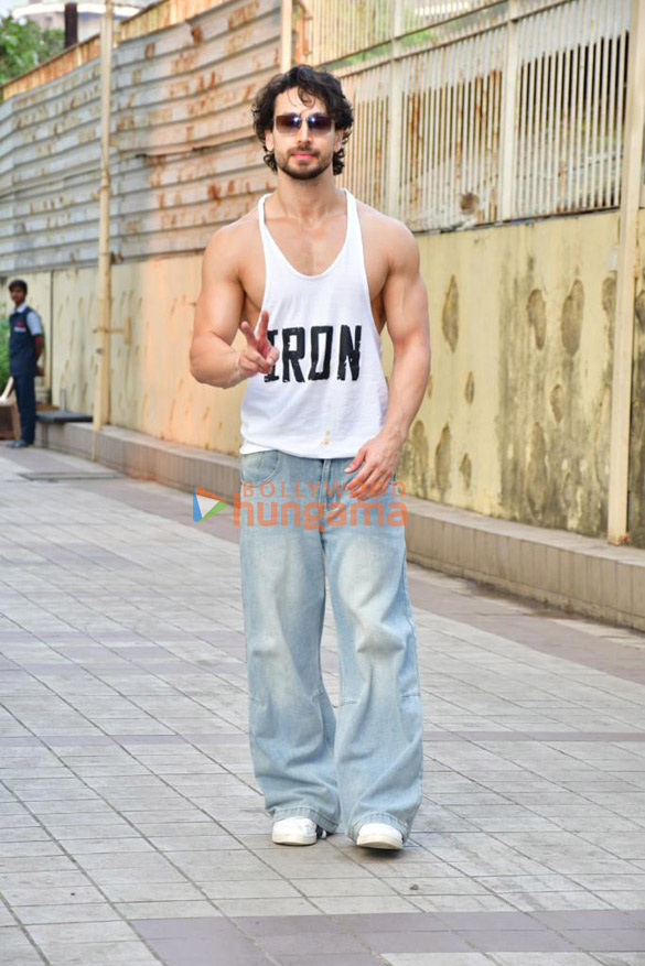 photos tiger shroff snapped at the gym 2 2
