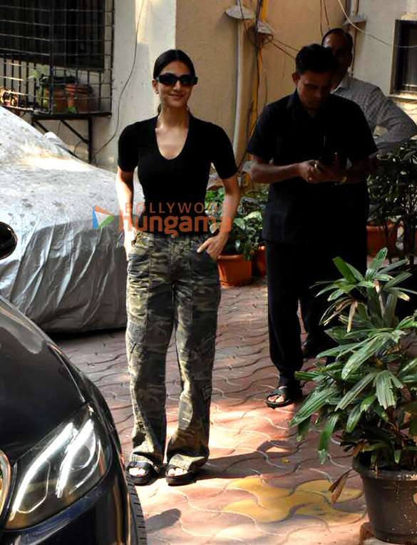photos vaani kapoor snapped in bandra 4 2