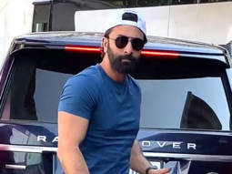 Ranbir Kapoor gets clicked by paps in the city