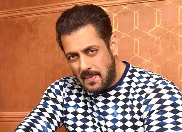 Salman Khan's fans not allowed to gather outside his Mumbai residence after threat email;  security beefed up 