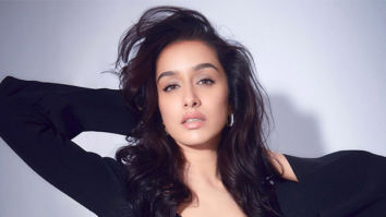 Shraddha Kapoor did Garba on ‘Show Me The Thumka’ song from Tu Jhoothi Main Makkaar’ during promotions in Ahmedabad! Fans go crazy!