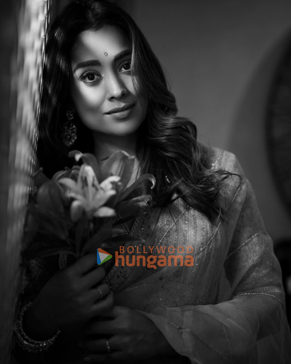 shriya saran 8 9