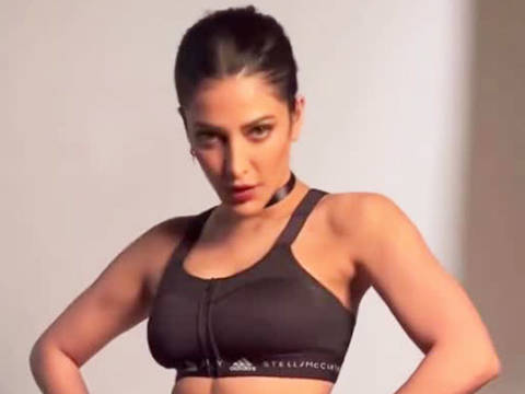 480px x 360px - Shruti Haasan shows off her cool moves in this BTS video - Bollywood Hungama