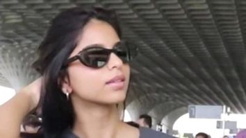 Suhana Khan gets clicked at the airport, poses with fans
