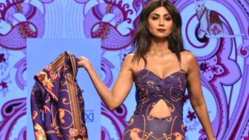 The gorgeous Shilpa Shetty walks the ramp with utmost grace