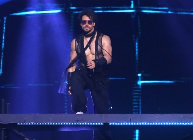 Tiger Shroff to win hearts with his swag as he performs LIVE on ‘Jai Jai Shivshankar’ at Zee Cine Awards