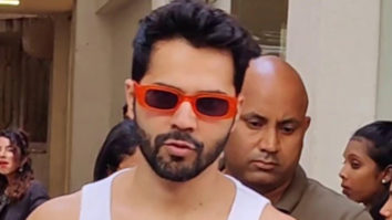 Varun Dhawan matches his glasses with pants, cool right!