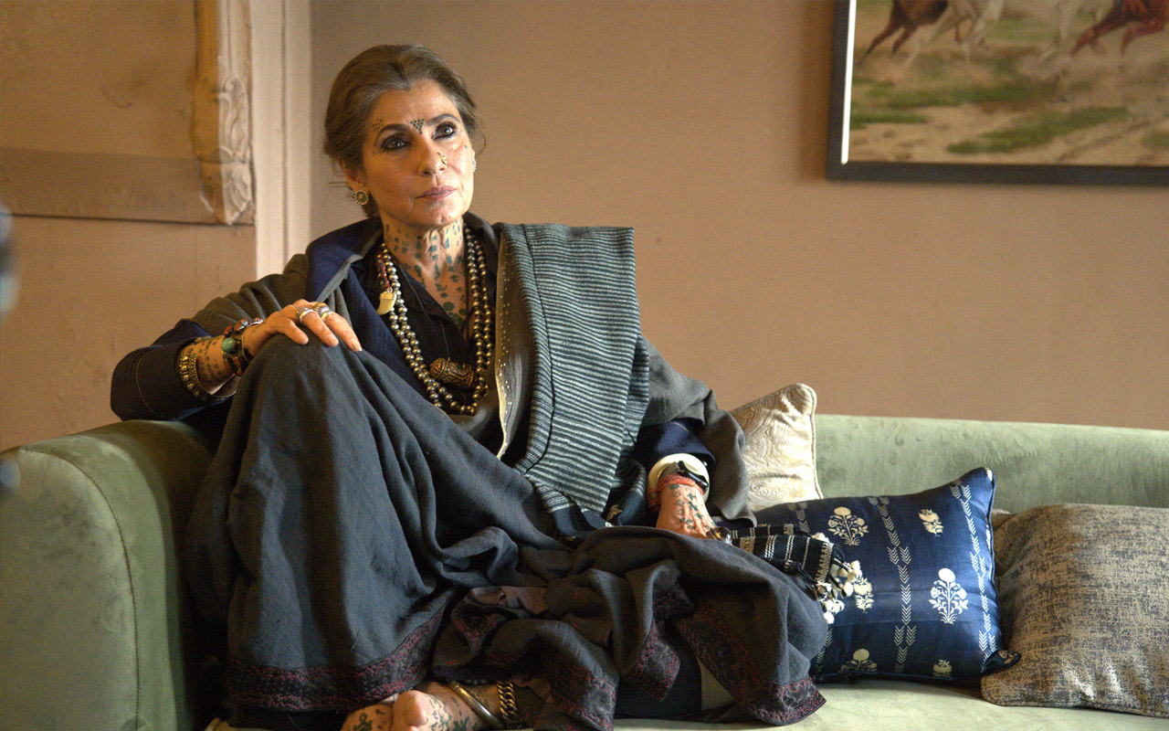 EXCLUSIVE: Dimple Kapadia flaunts her rustic look as a matriarch in Saas Bahu Aur Flamingo, see photo 