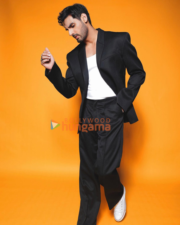 ahan shetty 5 2