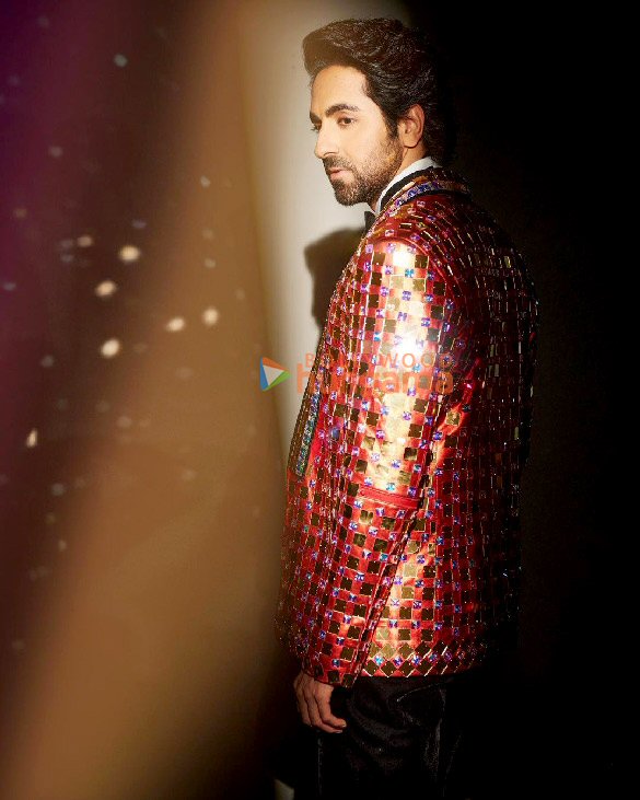 ayushmann khurrana cleans 1 2