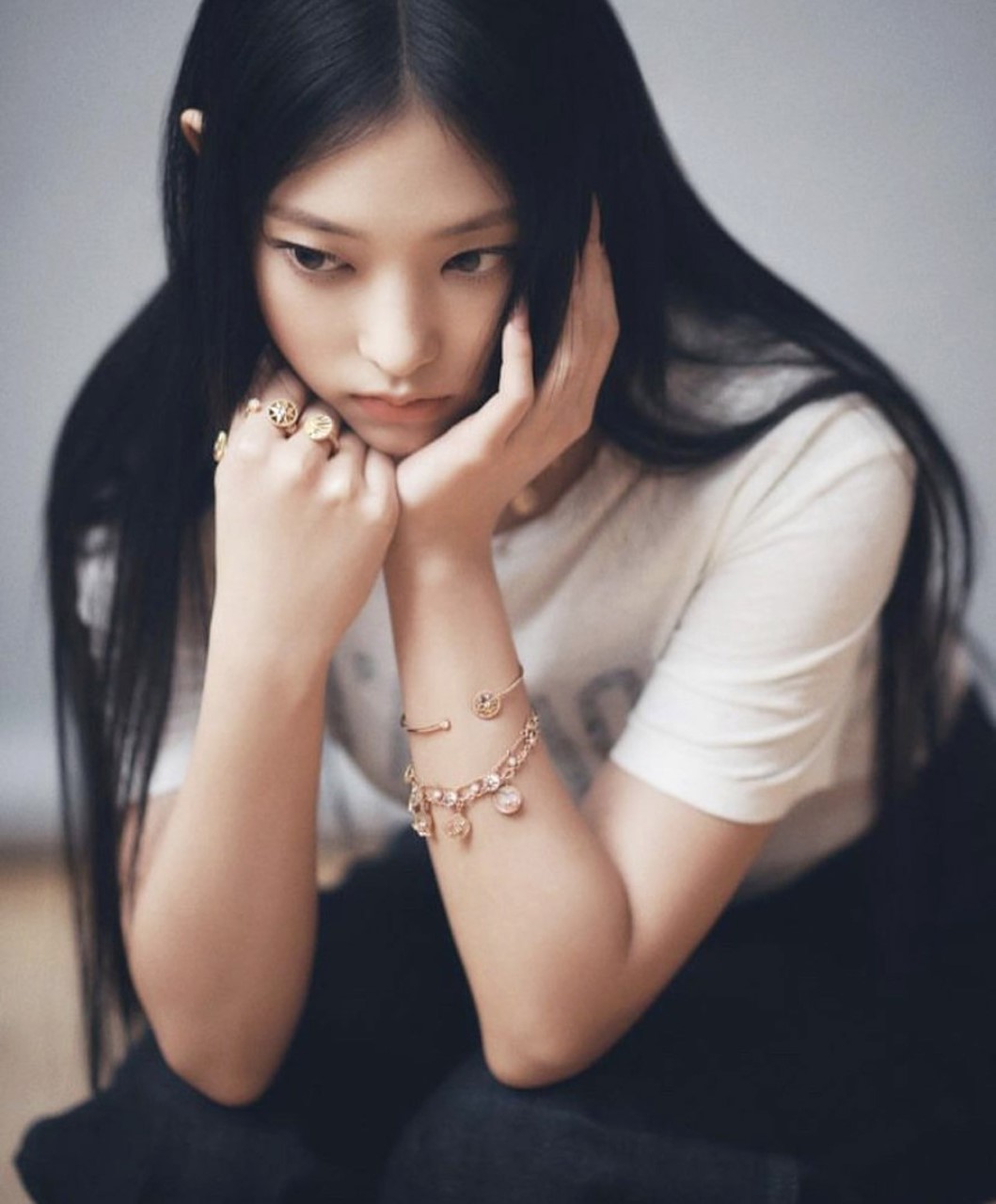 NewJeans’ Haerin is announced as the newest brand ambassador for the luxury fashion house Dior
