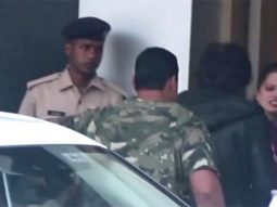 Paps capture a glimpse of Shah Rukh Khan at the airport