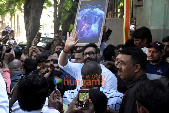 Photos: Ajay Devgn snapped on his birthday interacting with the media