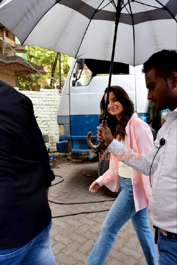 Photos: Alia Bhatt snapped at Carter Road | Parties & Events