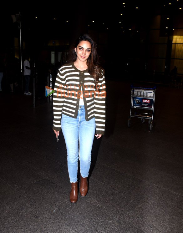 photos anushka sharma kartik aaryan and kiara advani snapped at the airport 3