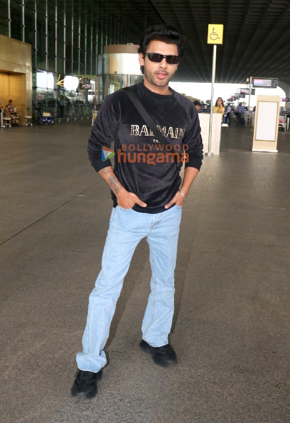 photos arjun kapoor malaika arora hema malini and others snapped at the airport 2